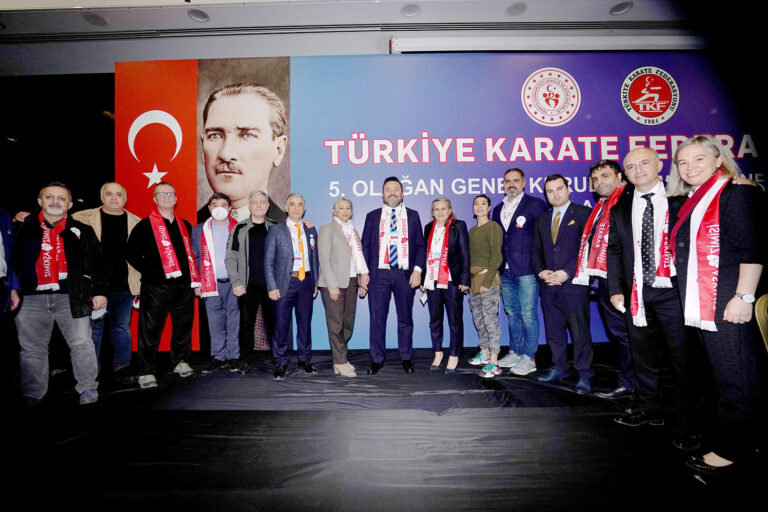 Türkiye Karate Federasyonu’nun Ankara’da yapılan 5. Genel Kurulu’nda 274 delegeden 141’inin oyunu alan Aslan Abid Uğuz başkanlık koltuğuna oturdu.